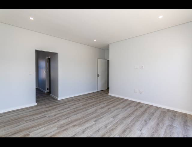 4 BEDROOM FREEHOLD FOR SALE IN SANDOWN